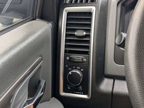 Used 2020 RAM 1500 Classic SLT RWD image 21