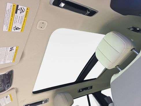 New 2026 Land Rover Range Rover SE image 31