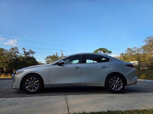 Used 2020 MAZDA MAZDA3 Sedan image 11