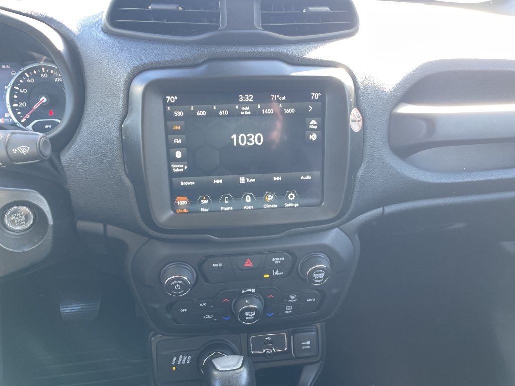 Used 2023 Jeep Renegade Latitude AWD/4WD image 18