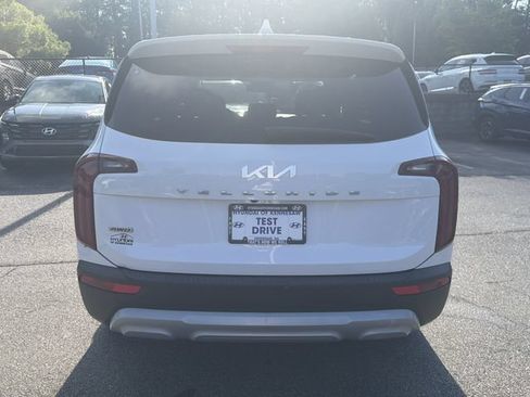 Used 2022 Kia Telluride LX AWD/4WD image 7