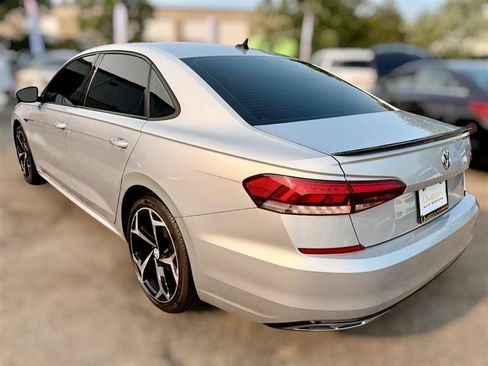 Used 2020 Volkswagen Passat 2.0T R-Line FWD image 4