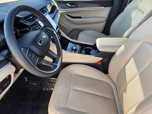 Used 2022 Jeep Grand Cherokee Limited 4xe image 14