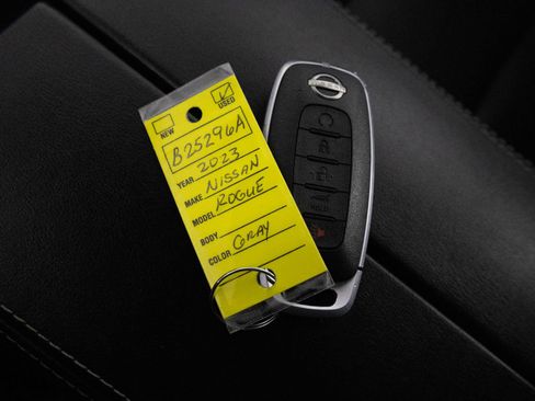 Used 2023 Nissan Rogue SL w/ SL Premium Package image 28