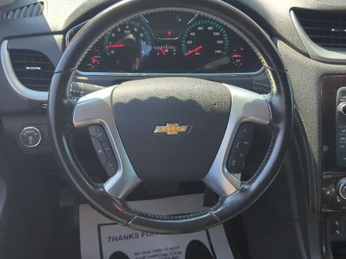 Used 2017 Chevrolet Traverse LT w/ Style and Technology Package FWD image 9