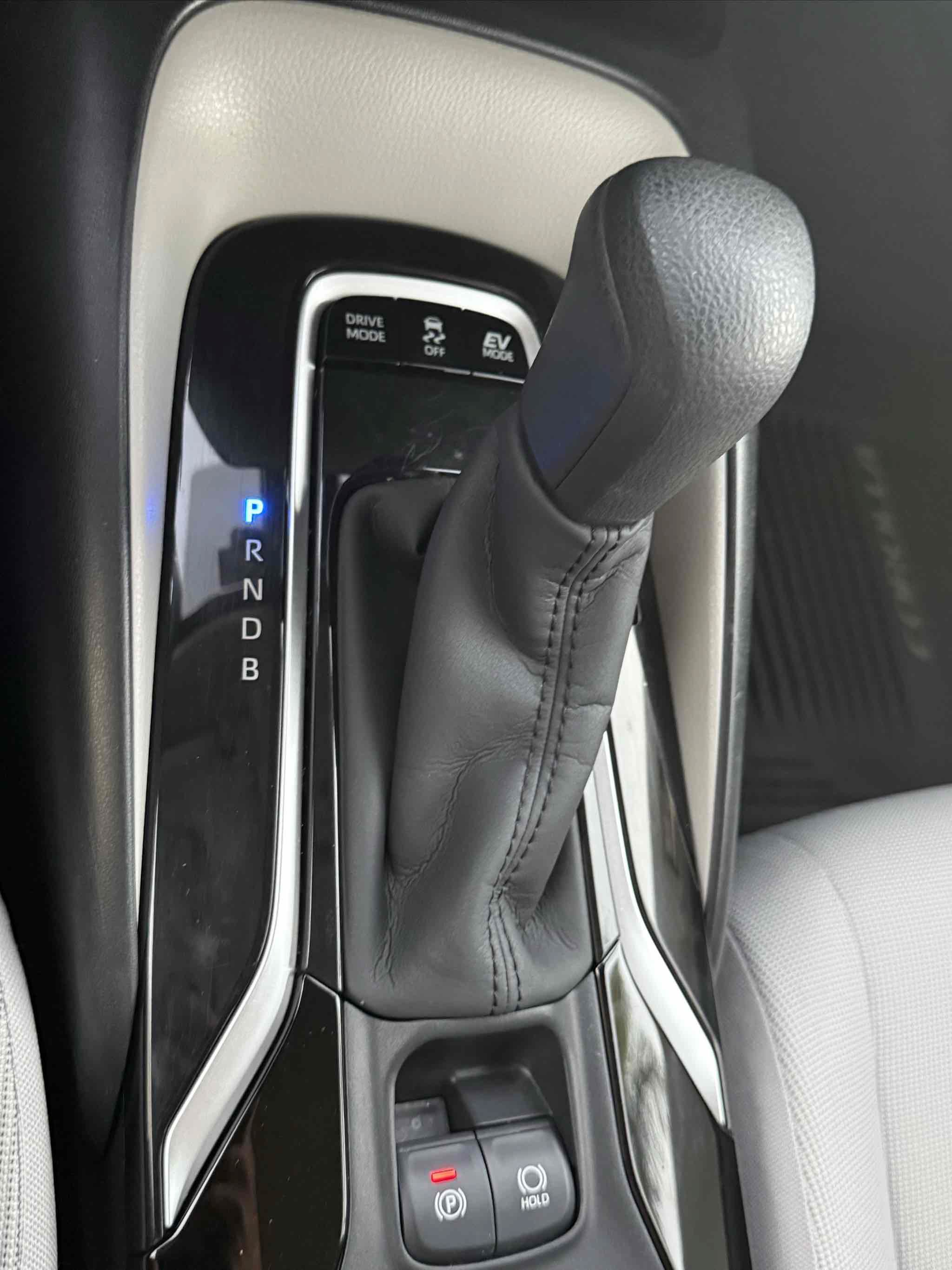 Used 2020 Toyota Corolla LE FWD image 45