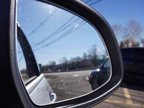 Used 2023 BMW X7 xDrive40i w/ Executive Package image 42