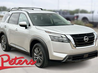 Used 2024 Nissan Pathfinder SV