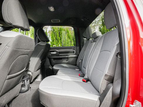 Used 2024 RAM 2500 Big Horn w/ Bed Utility Group image 29