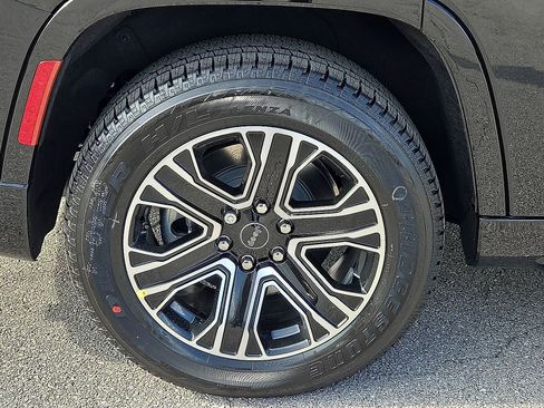 New 2026 Jeep Grand Wagoneer 4WD w/ HD Trailer Tow Package image 7