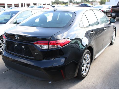 Used 2026 Toyota Corolla LE FWD image 11