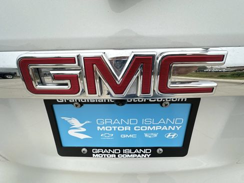 Certified 2018 GMC Acadia Denali w/ Technology Package AWD/4WD image 31