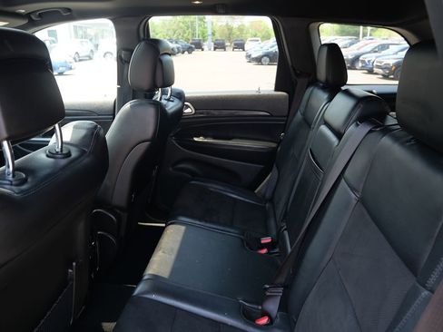 Used 2019 Jeep Grand Cherokee Altitude AWD/4WD image 22