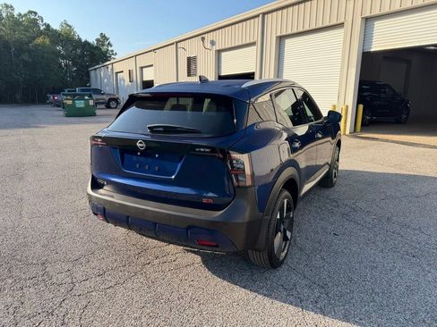 Used 2025 Nissan Kicks SR FWD image 7