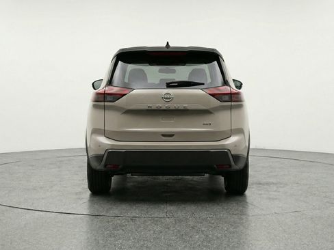 Used 2025 Nissan Rogue SV image 7