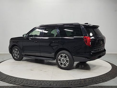 Used 2025 Ford Expedition Active AWD/4WD image 5