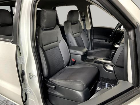 Certified 2024 Nissan Frontier SV w/ SV Convenience Package AWD/4WD image 29