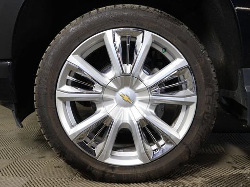 Used 2022 Chevrolet Silverado 1500 High Country w/ High Country Premium Package AWD/4WD image 23