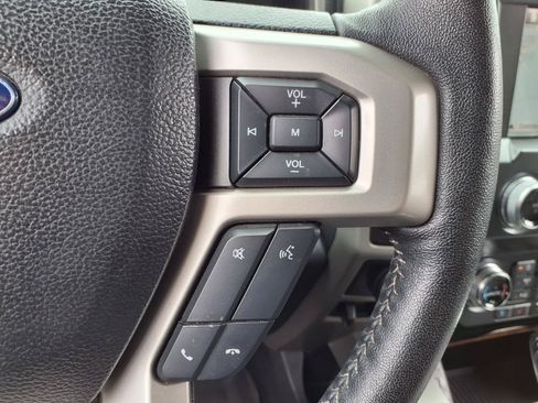 Used 2019 Ford F150 Lariat w/ Equipment Group 502A Luxury AWD/4WD image 19