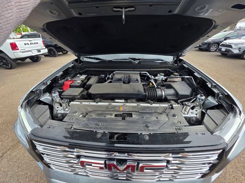 Used 2024 GMC Canyon Denali AWD/4WD image 27