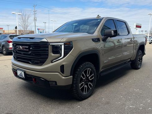Used 2023 GMC Sierra 1500 AT4 w/ AT4 Premium Package image 6