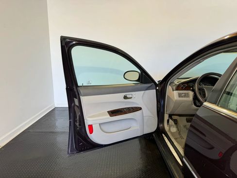 Used 2007 Buick LaCrosse CX w/ Chrome Enhancement Package FWD image 7