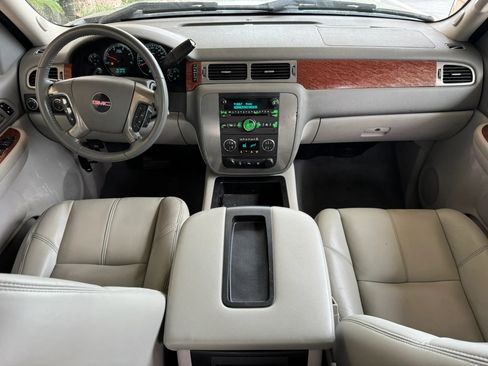 Used 2008 GMC Sierra 2500 SLT w/ Z71 Off-Road Package AWD/4WD image 22