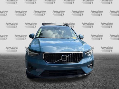 Certified 2023 Volvo XC40 B5 Plus w/ Climate Package AWD/4WD image 3