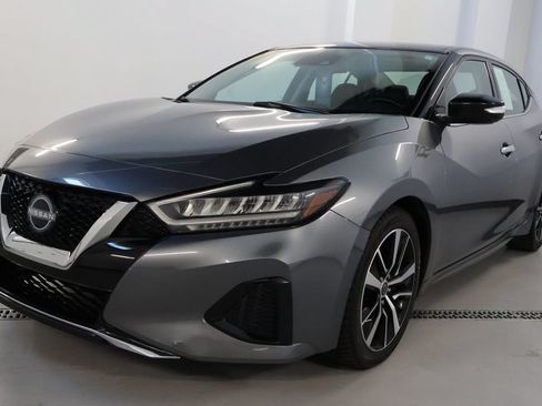 Used 2023 Nissan Maxima SV w/ Floor Mat Group FWD image 3
