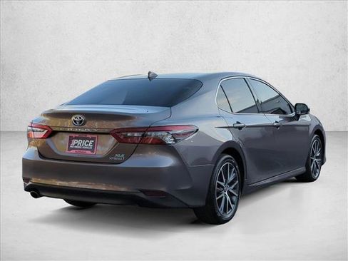 Used 2024 Toyota Camry XLE image 5