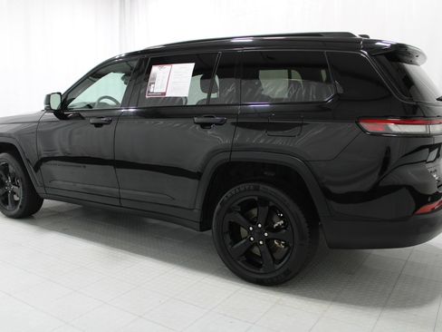 Used 2023 Jeep Grand Cherokee L Laredo AWD/4WD image 8