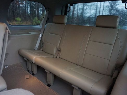 Used 2015 Nissan Armada Platinum w/ 2nd Row Captain Seat Package image 18