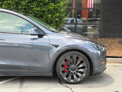 Used 2023 Tesla Model Y Long Range AWD/4WD image 23
