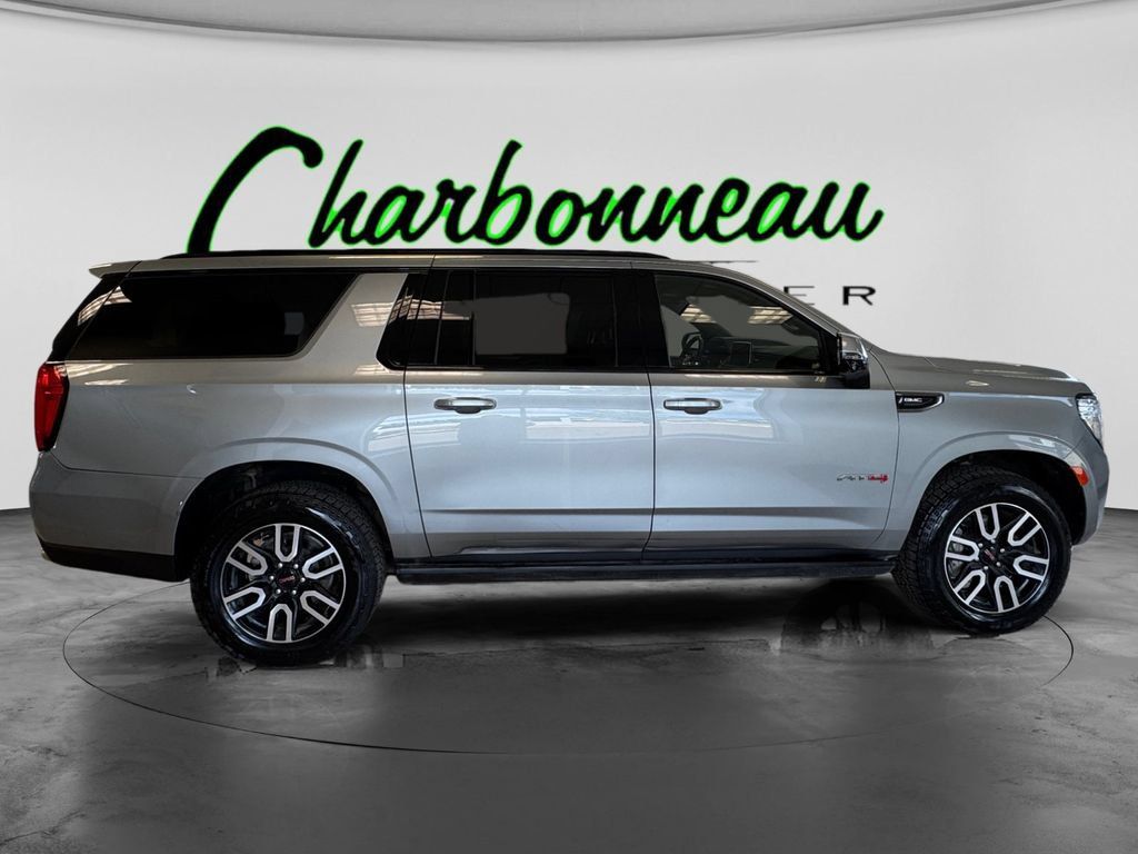Used 2024 GMC Yukon XL AT4 w/ AT4 Premium Package AWD/4WD image 6