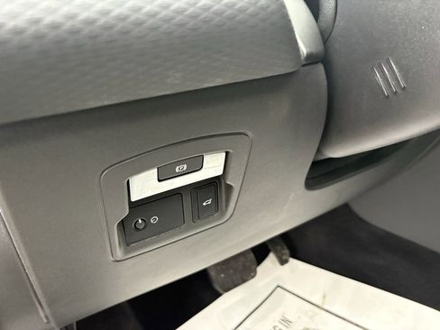 Used 2020 Land Rover Range Rover Velar S image 38