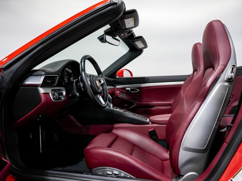 Used 2018 Porsche 911 Carrera GTS image 21