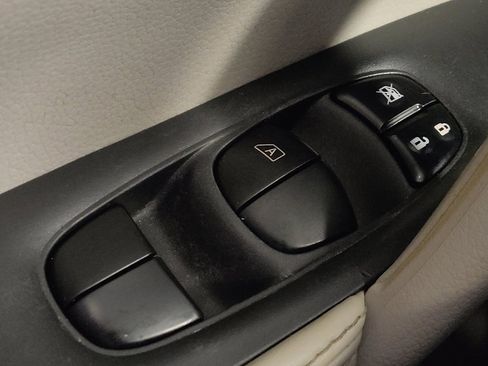 Used 2019 Nissan Rogue Sport SV FWD image 27