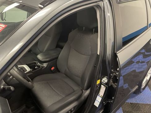 Used 2021 Toyota RAV4 XLE AWD/4WD image 11