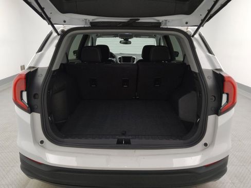 Used 2024 GMC Terrain SLE FWD image 29