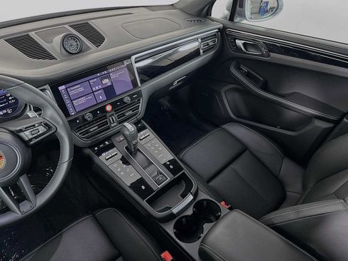 Certified 2026 Porsche Macan AWD/4WD image 25