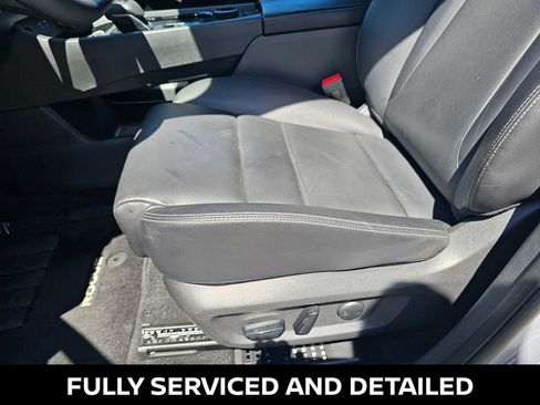 Certified 2025 Nissan Rogue SL AWD/4WD image 15