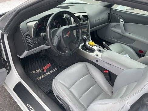 Used 2005 Chevrolet Corvette Convertible w/ Preferred Equipment Group RWD image 10