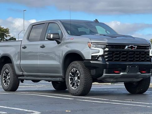 Used 2024 Chevrolet Silverado 1500 ZR2 w/ Technology Package image 2
