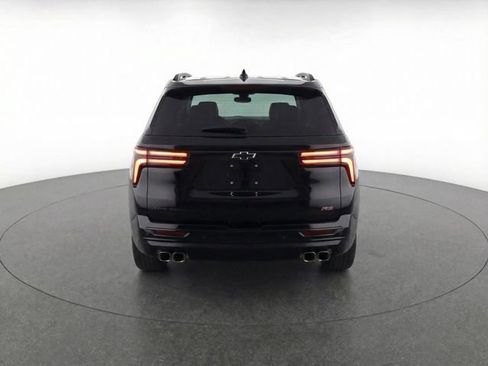 Used 2025 Chevrolet Traverse RS AWD/4WD image 6