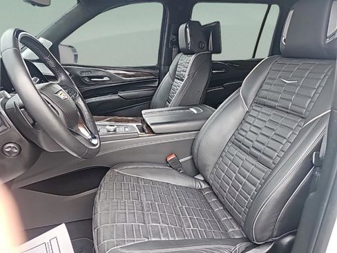 Used 2024 Cadillac Escalade ESV Sport Platinum w/ LPO, ONYX Package image 24