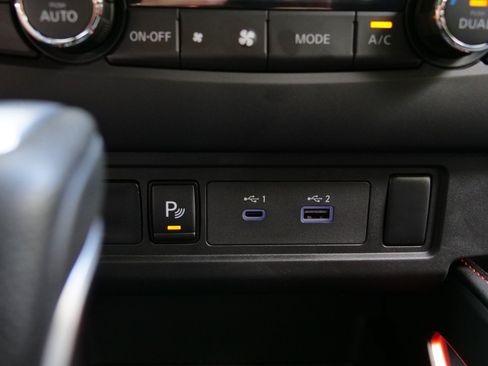Used 2025 Nissan Frontier Pro-X RWD image 19