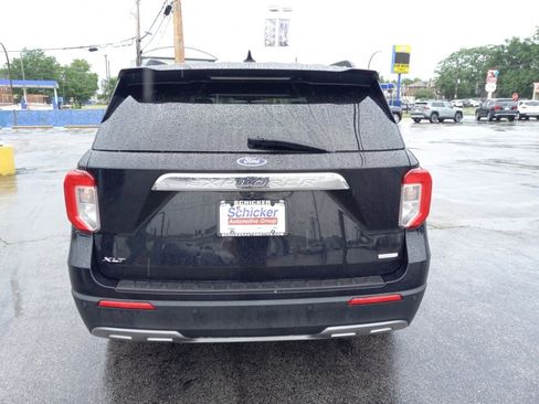 Used 2020 Ford Explorer XLT w/ Equipment Group 202A RWD image 2