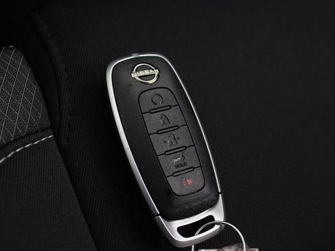 Certified 2025 Nissan Pathfinder SV FWD image 32