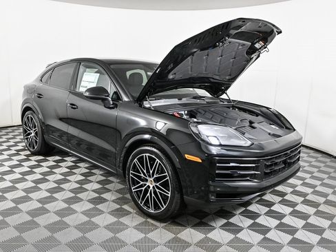 Certified 2025 Porsche Cayenne Coupe image 37