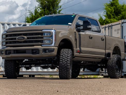Used 2026 Ford F250 Lariat w/ Lariat Ultimate Package AWD/4WD image 7